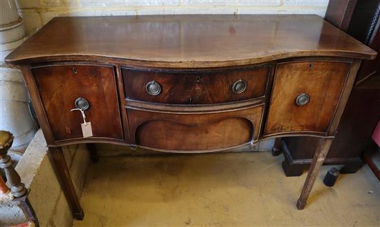 A George III style mahogany serpentine fronted sideboard, width 122cm, depth 50cm, height 88.5cm